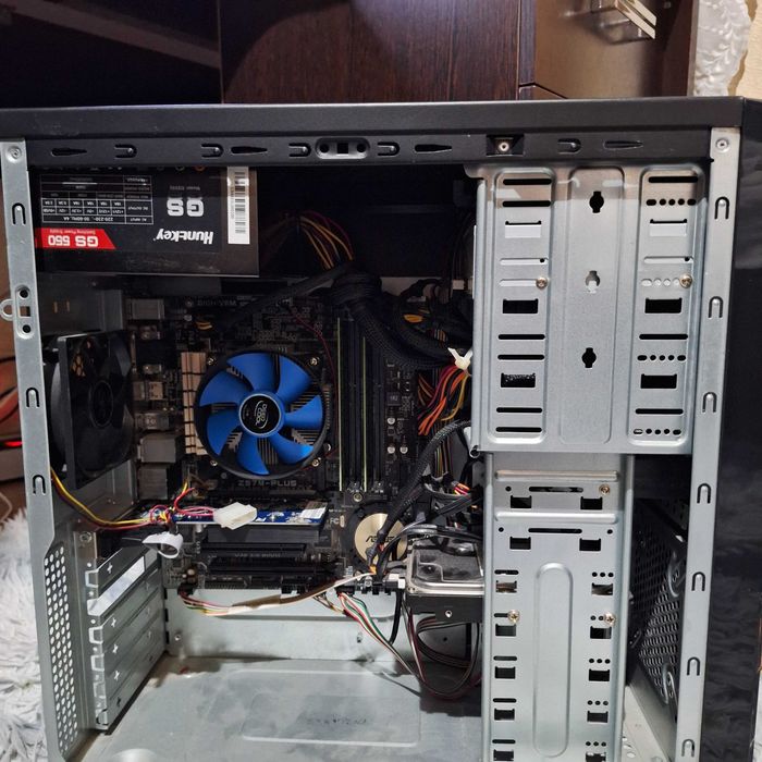 Компьютер последняя версия ос logycom, все нужное в комплекте