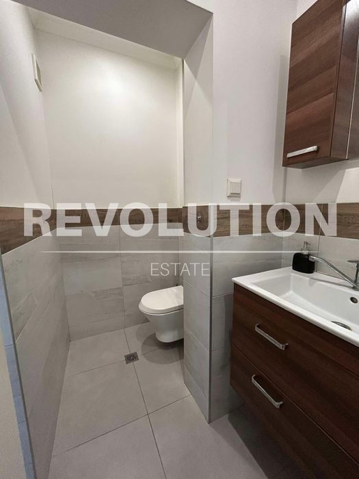 Дава се под наем Двустаен апартамент в Варна, Център - 55 кв.м за 450 € - Снимка #13