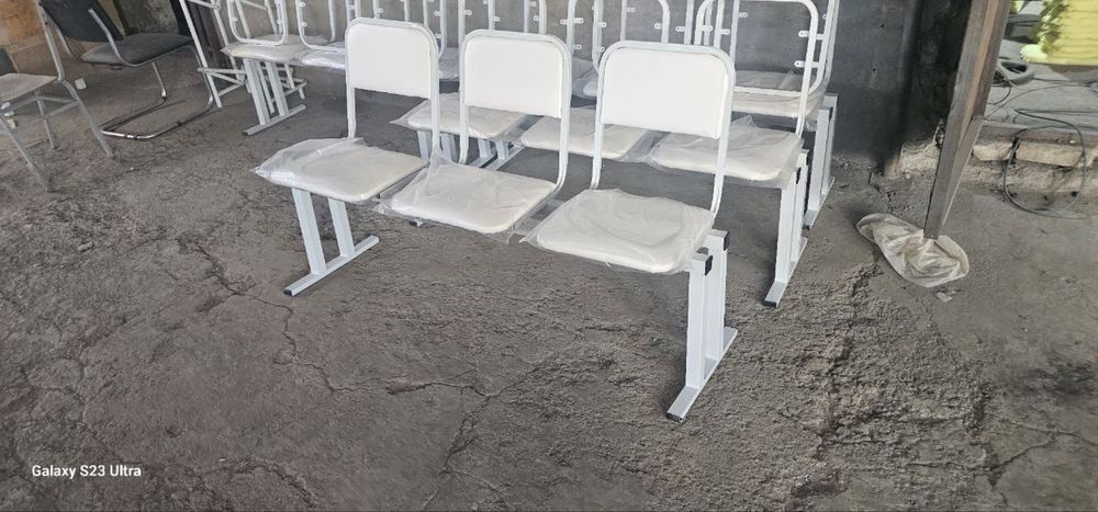 Диван 3х местный из метала каркаса очень удобный для Офиса или дома