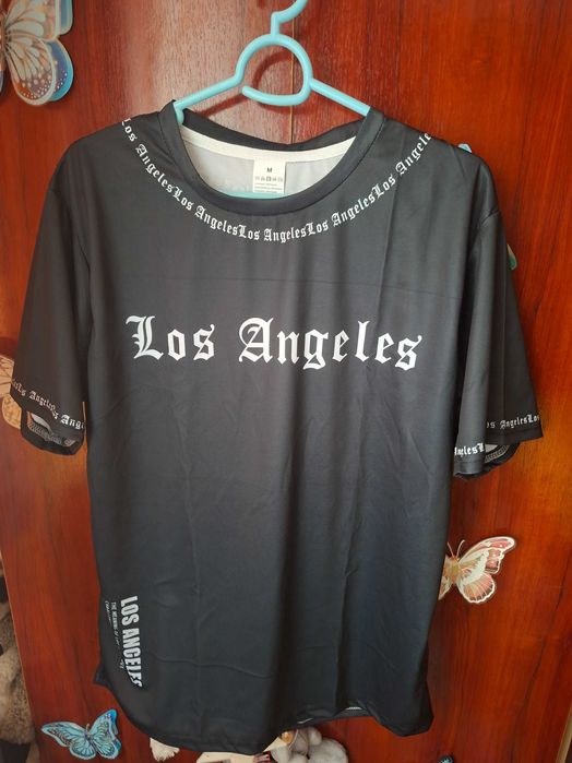 Tricou negru cu textul ,,Los Angeles"