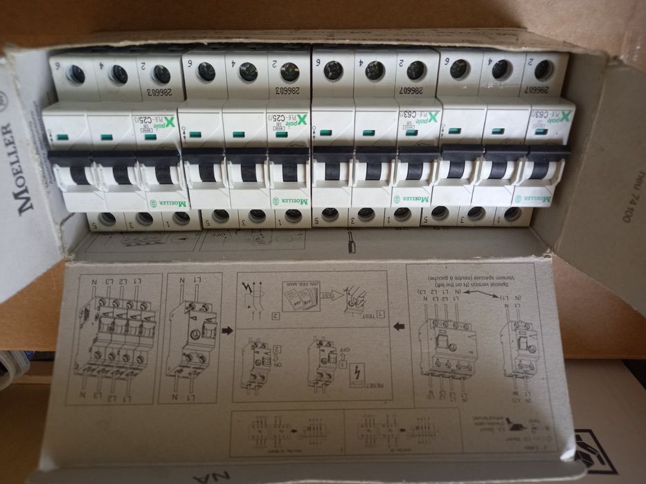 Автоматични предпазители триполюсни МЬОЛЕР