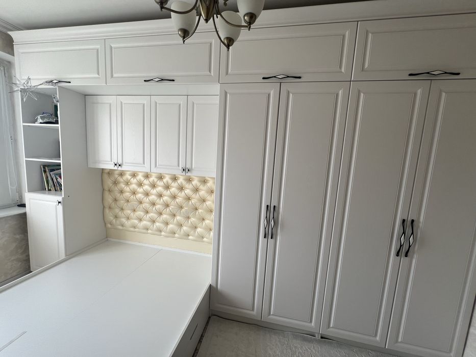 Продам спальный гарнитур