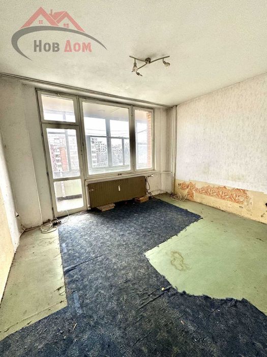 Тристаен в кв. Колю Фичето