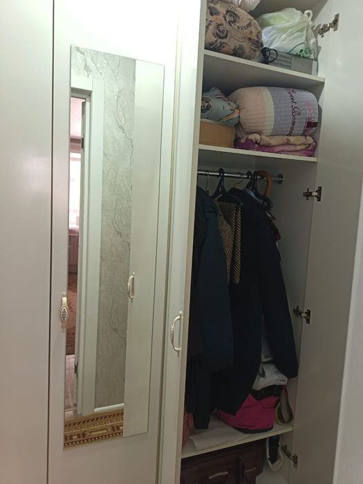 Продам шкаф в прихожую