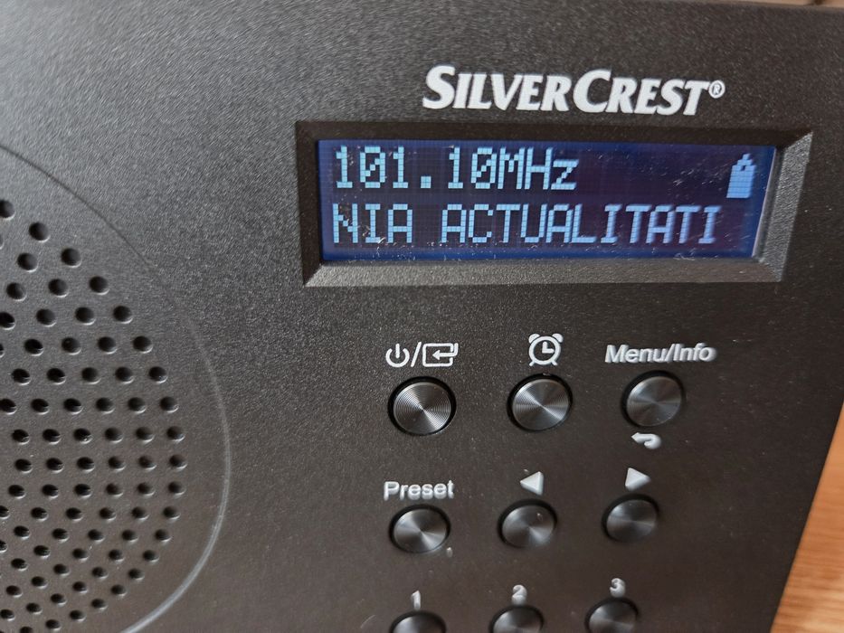 Radio digital bluetooth cu baterii