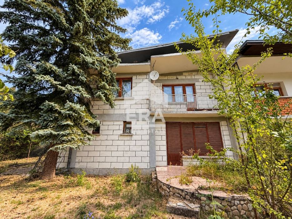 Продава се Къща в с. Горни Окол, Област София-област - 220 кв.м за 587 €/кв.м - Снимка #1