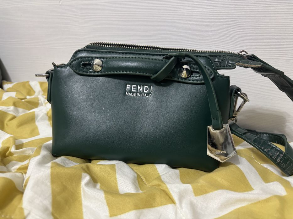Сумка fendi made in italy кожаная по хорошей цене