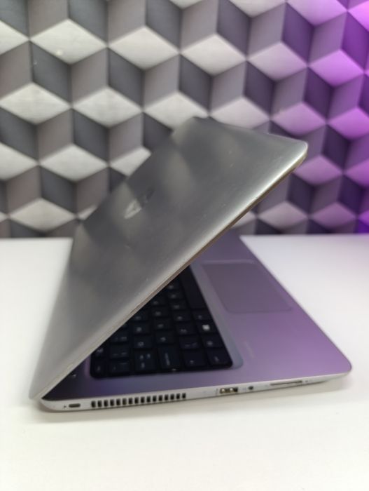 Laptop profesional  hp 430 g4 13.3 inch procesor i5 7200