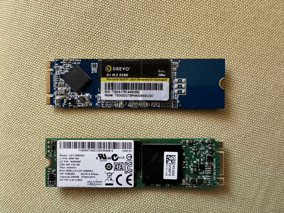 Memorii SSD NVMe 256 Gb, SD card San Disk 32 Gb, micro SD 64 Gb