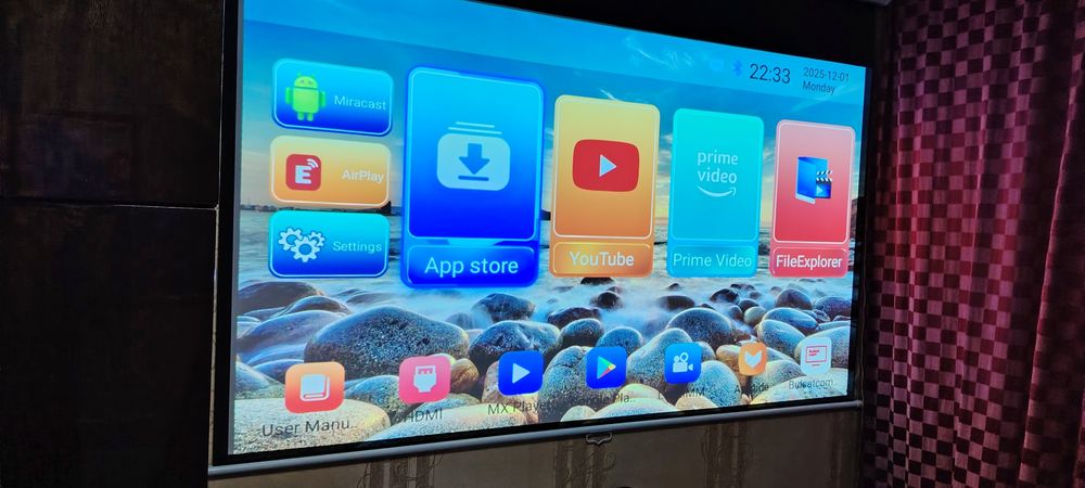 Смарт проектор модел V5 + екран