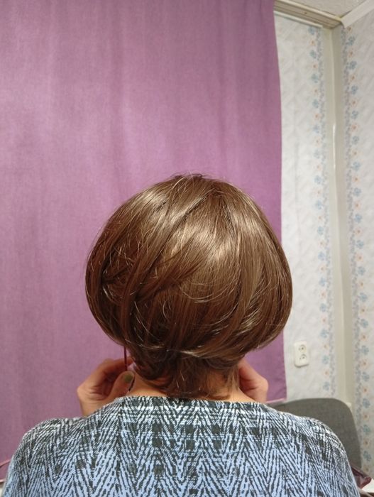 Продаю новые парики (4 штуки)