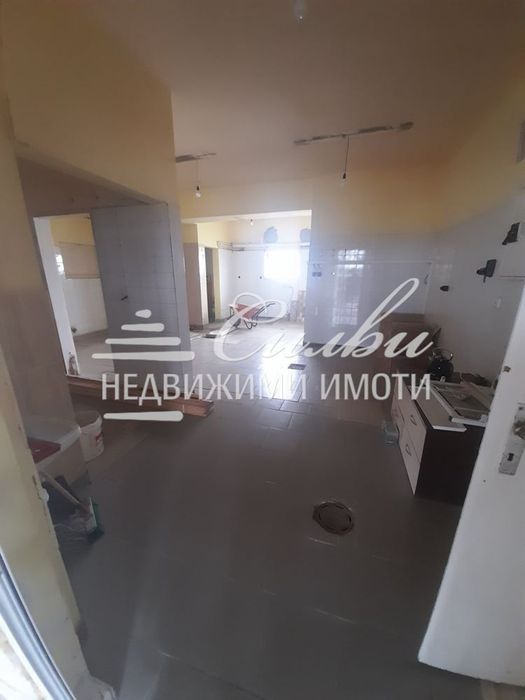 Дава се под наем Заведение в Шумен, 5-ти полк - 300 кв.м за 918 € - Снимка #3