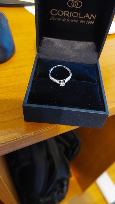 Inel aur alb cu diamante