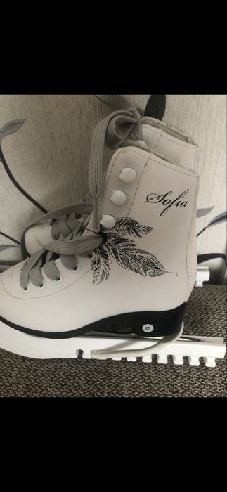 Коньки новые 27 размер