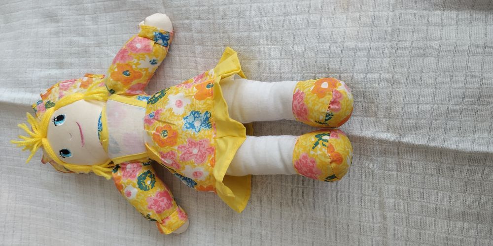 Продам куколку  ,мягкая,красивая ,