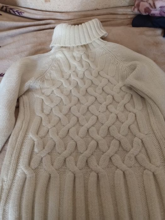 Продам женский свитер