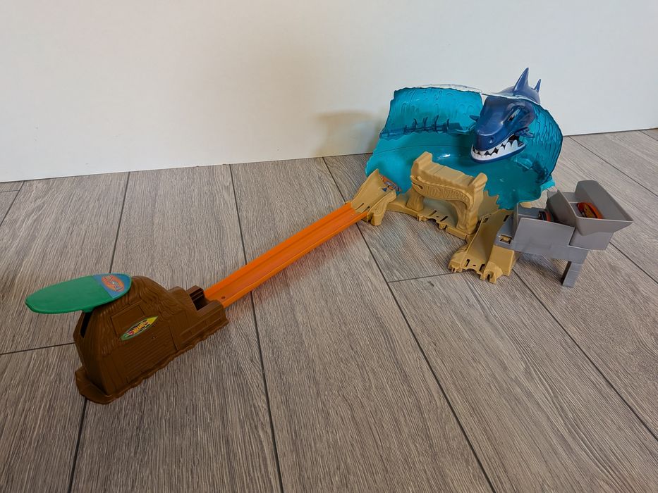 Set Hot Wheels City Shark Beach Battle