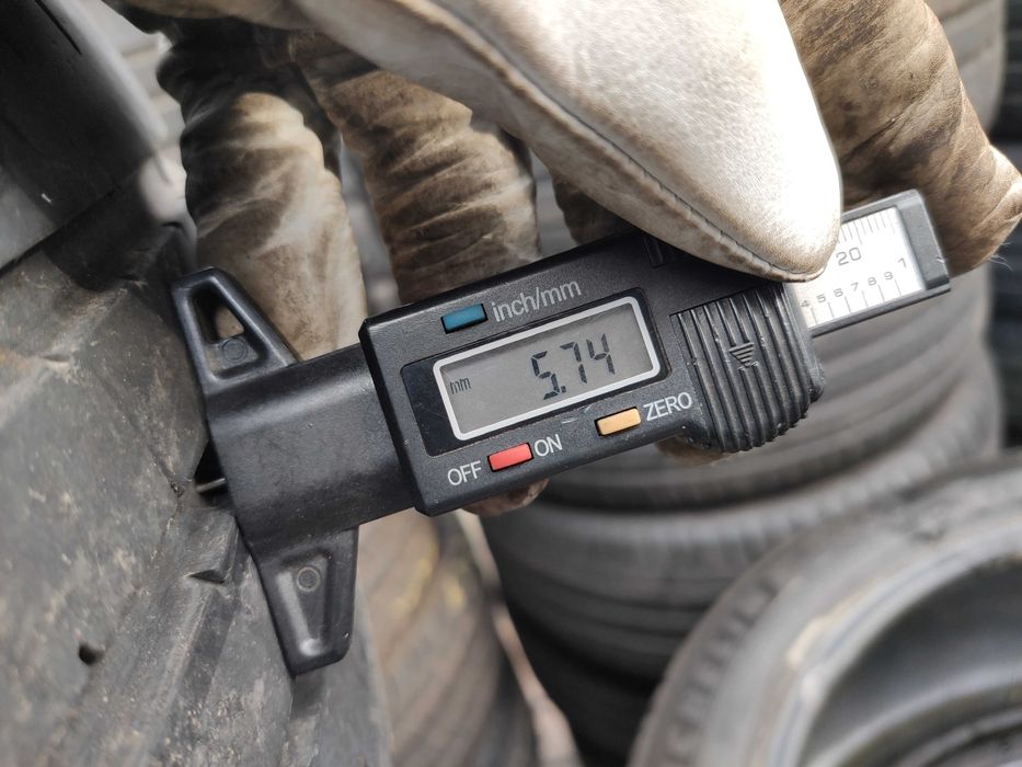 4бр Летни гуми 235 60 18 - Goodyear