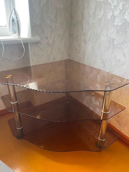 Продам столик ……….
