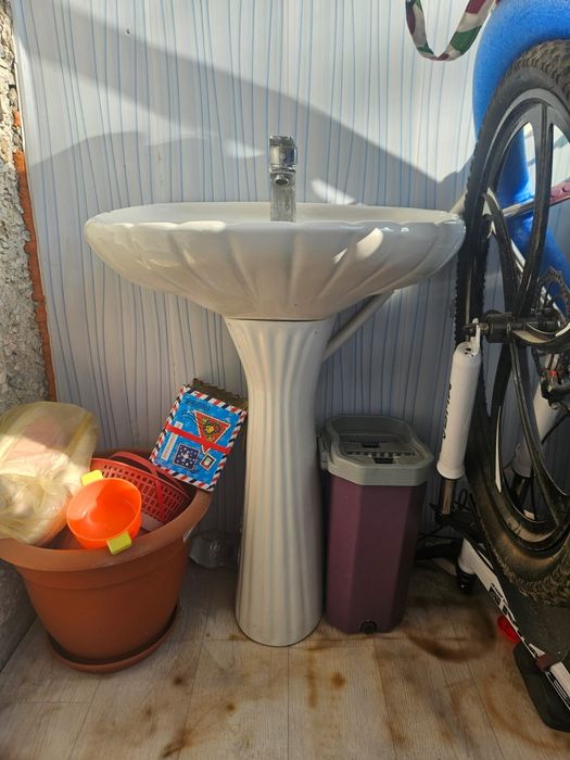 Продам раковину тюльпан