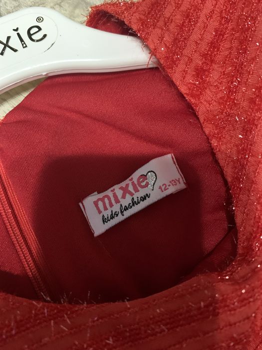 Rochie noua cu eticheta, potrivita pt 10-12 ani