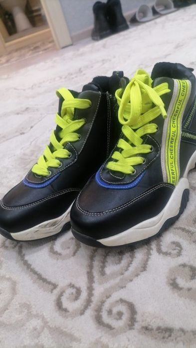 Продам красовки детские