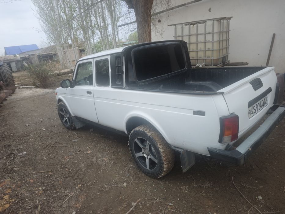 Lada 2123 2015 — 2