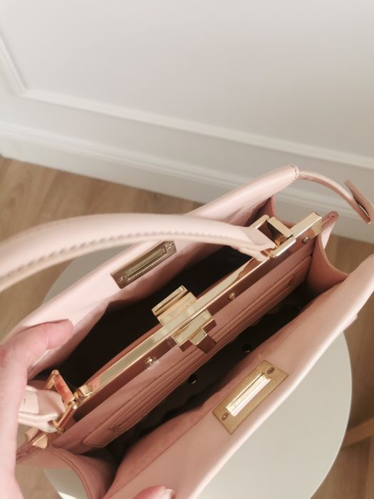 Дамска чанта в нежно розово