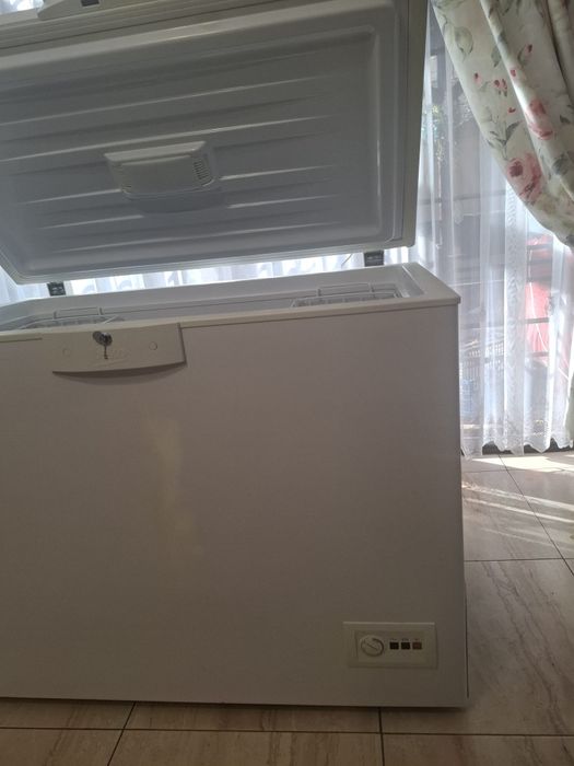 Lada frigorifica Beko