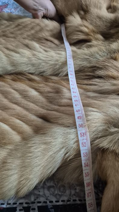 Haină blană naturală aurie, bordură vulpe, lungime medie, XL, căptușeală satin