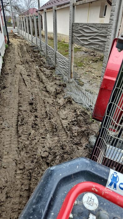 Dumper Hinowa cu lift