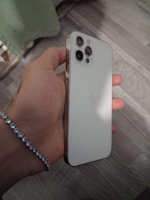 Vand sau schimb iphone 12 pro