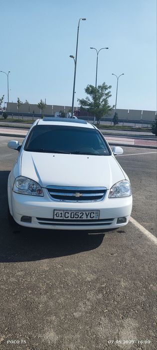 Lacetti 1.6  автомат сотилади