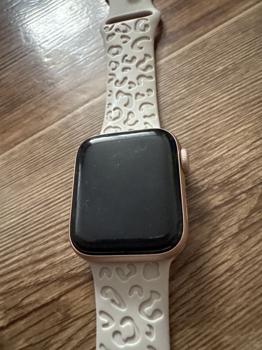 Apple watch 6 pink gold