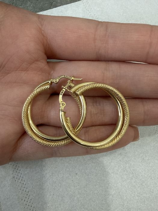 Продам золотые серьги конго