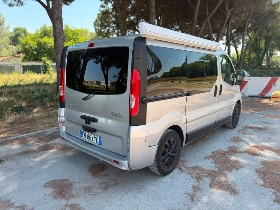 RENAULT Trafic 2011 — imagine 3