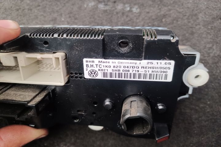 Comanda AC 1K0820047DQ 5HB008719 1K0820047DQ 5HB008719 Volkswagen VW