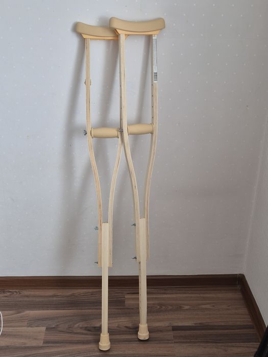 Продам подмышечные костыли