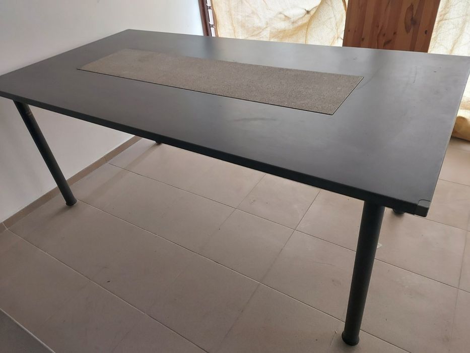 Метална градинска маса