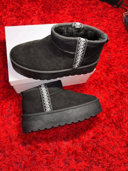 de vânzare ugg si saboți