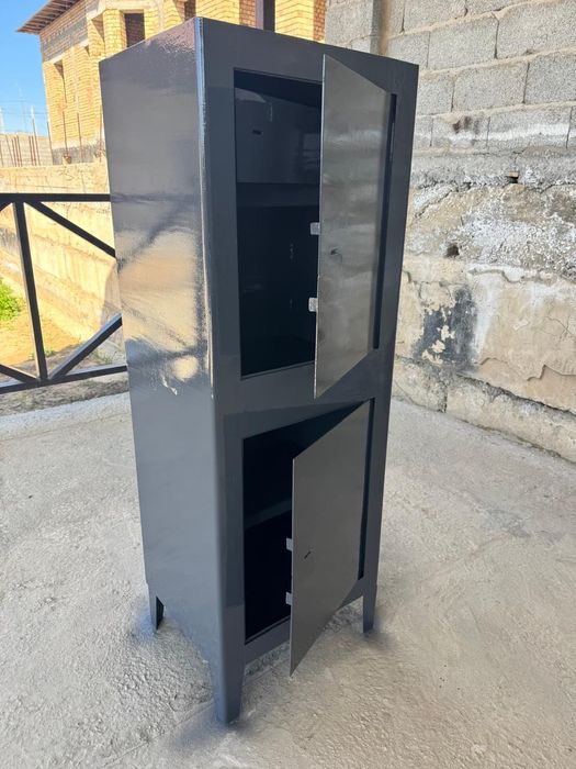 Сейф, железный шкаф