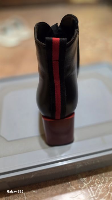 Продам ботинки демисезонные