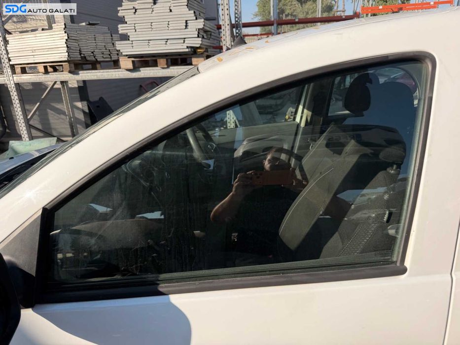 Geam Culisant Stanga Fata de pe Usa Portiera Dacia Logan 2 2012 - 2020 [Q6043]