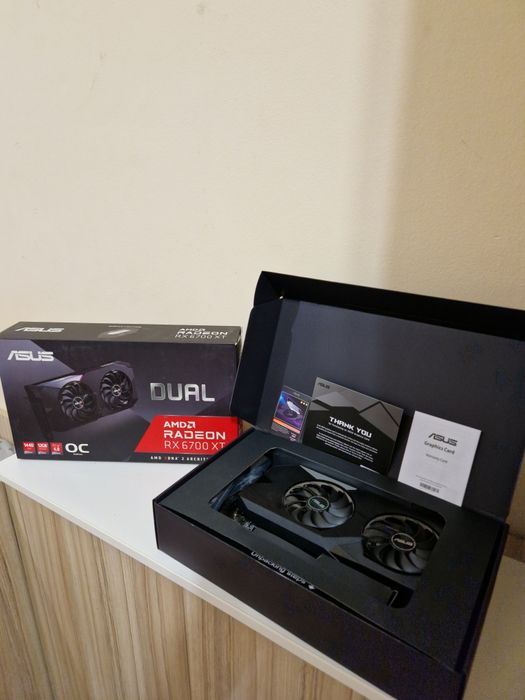 ASUS Dual Radeon RX 6700 XT 12GB – Отлично състояние (Без гаранция)