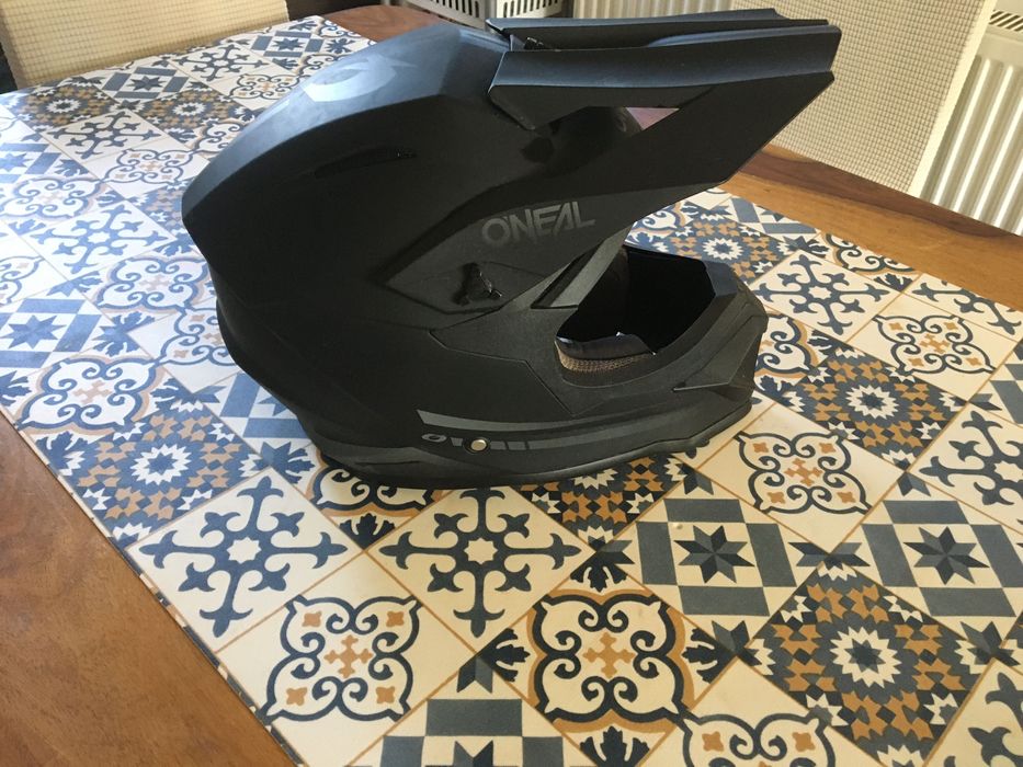 Мотокрос каска O’NEAL 1SERIES SOLID BLACK V.25