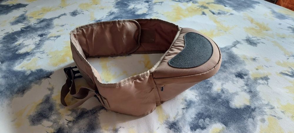 Scaunel de sold (hip seat) bebelusi