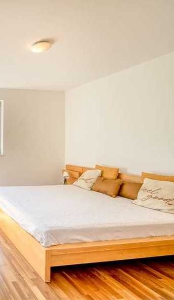 Дава се под наем Тристаен апартамент в София, Зона Б-5 - 90 кв.м за 1275 € - Снимка #2