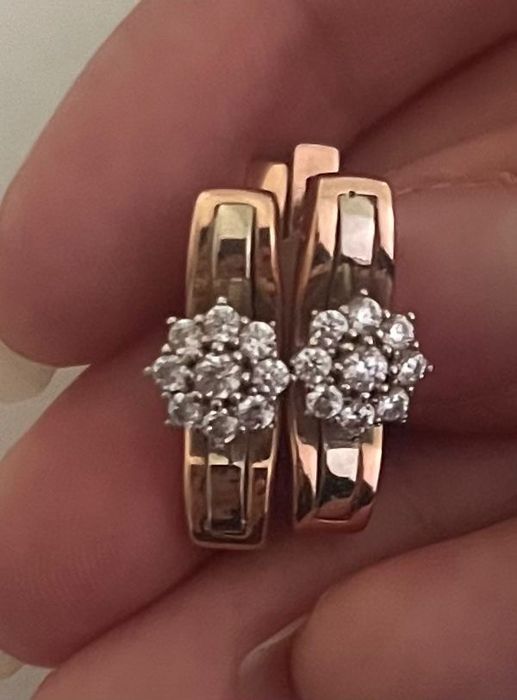 Продаю золотые серги