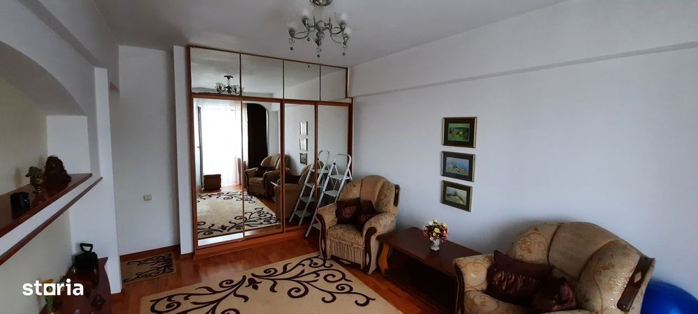 Apartament 5 camere Piata Mare