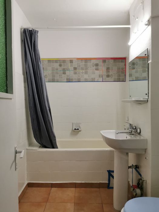 ÎNCHIRIEZ apartament 2 camere